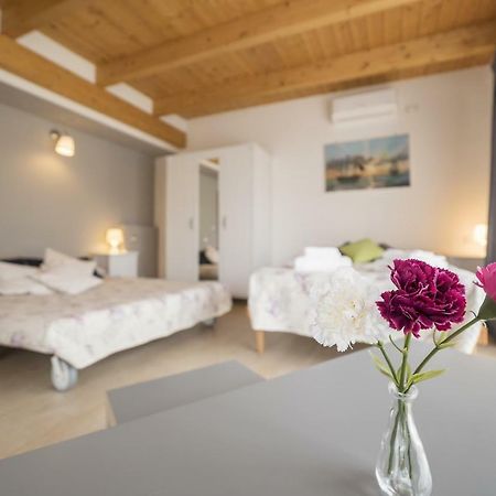 Peperino Attic Flat Apartment Чампино Екстериор снимка