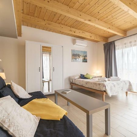 Peperino Attic Flat Apartment Чампино Екстериор снимка
