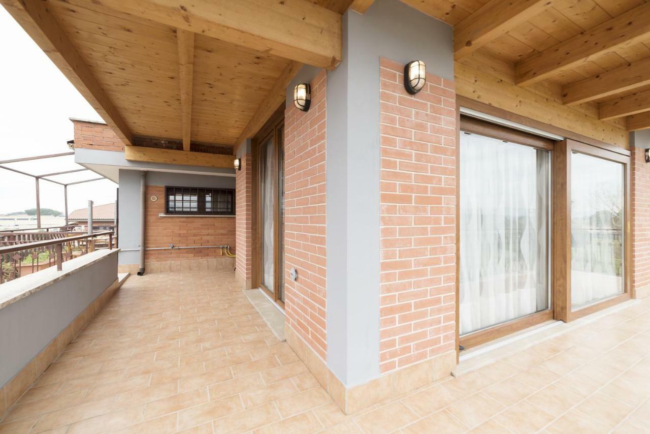 Peperino Attic Flat Apartment Чампино Екстериор снимка