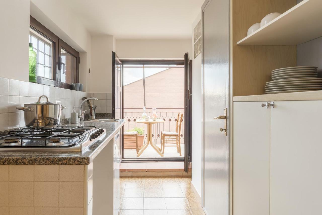 Peperino Attic Flat Apartment Чампино Екстериор снимка