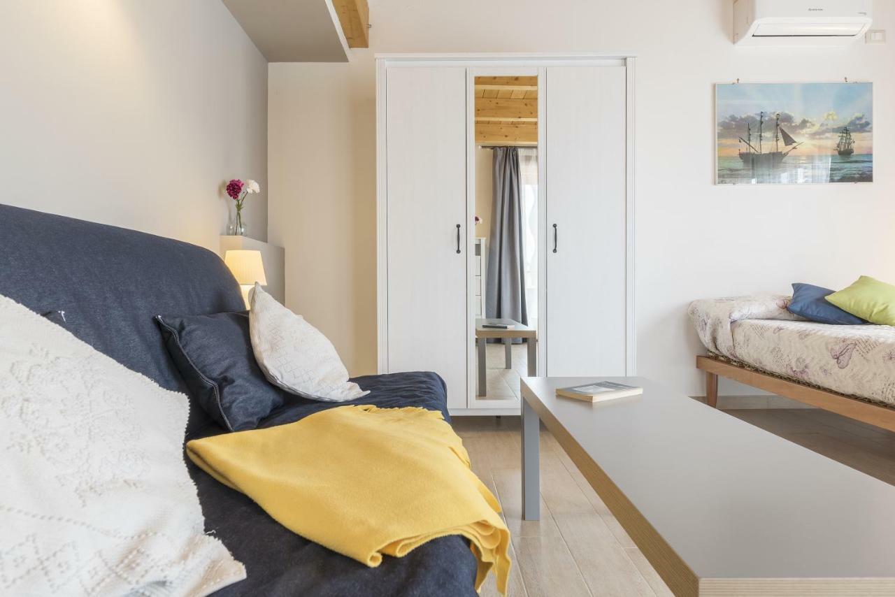 Peperino Attic Flat Apartment Чампино Екстериор снимка