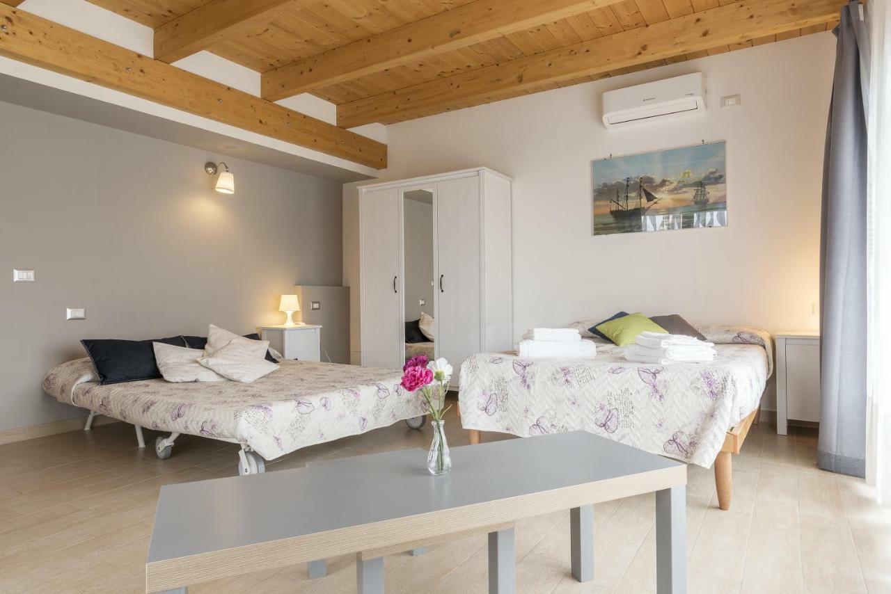Peperino Attic Flat Apartment Чампино Екстериор снимка
