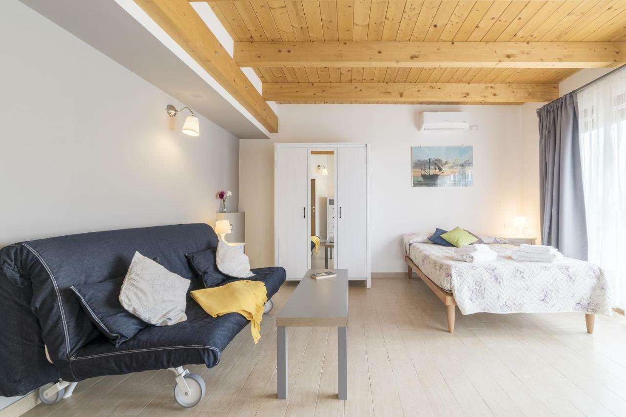 Peperino Attic Flat Apartment Чампино Екстериор снимка