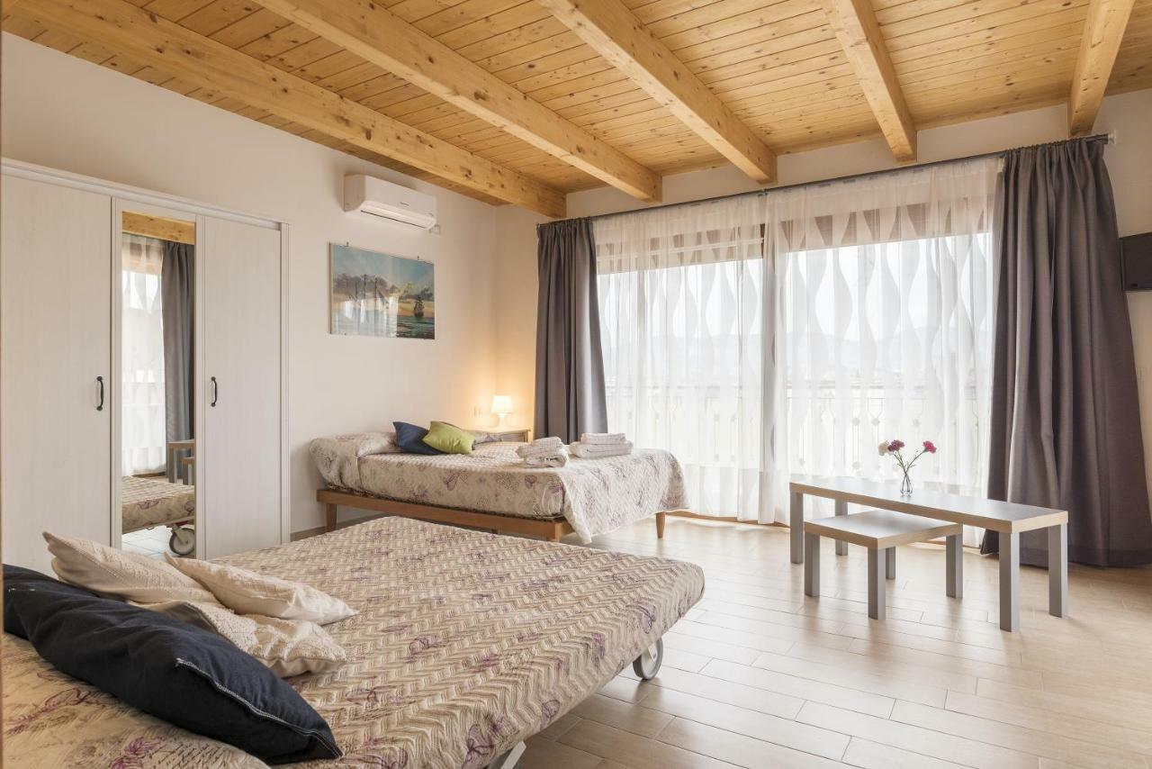 Peperino Attic Flat Apartment Чампино Екстериор снимка
