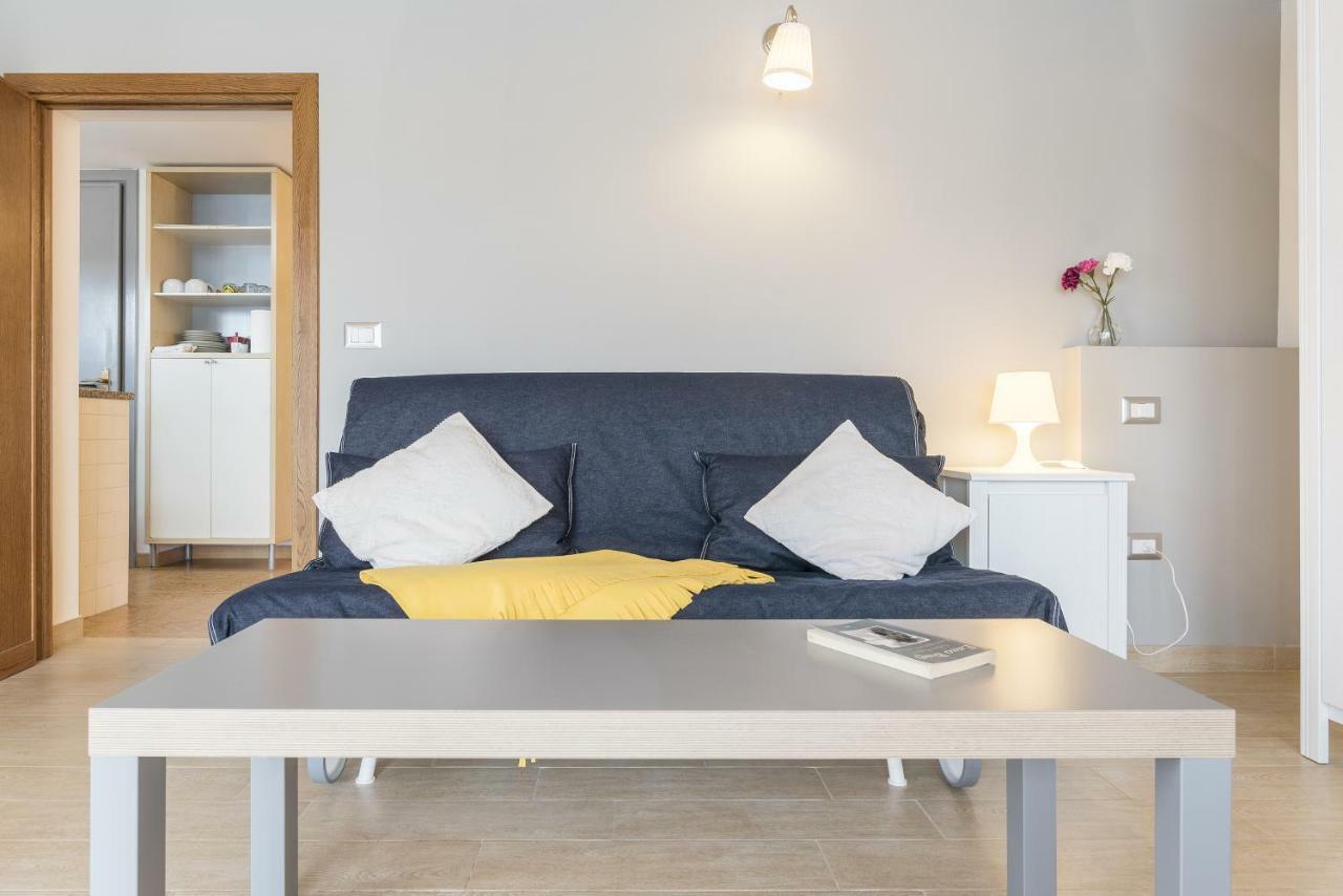 Peperino Attic Flat Apartment Чампино Екстериор снимка
